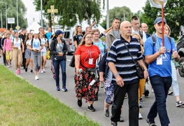 \"Prosimy o to, żeby pandemia się skończyła\". Ruszyła elbląska piesza pielgrzymka