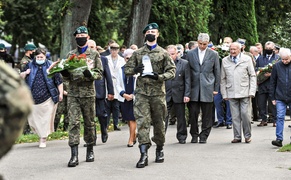 \"Mimo brutalnych represji zachowali polskość\"