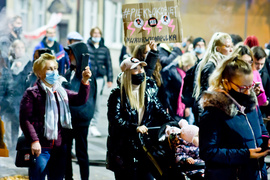 Grupa mężczyzn próbowała zakłócić protesty elblążan