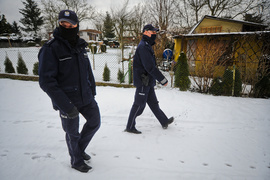 Policja szuka bezdomnych w czasie mrozów. „Przyjmują pomoc bardzo rzadko”